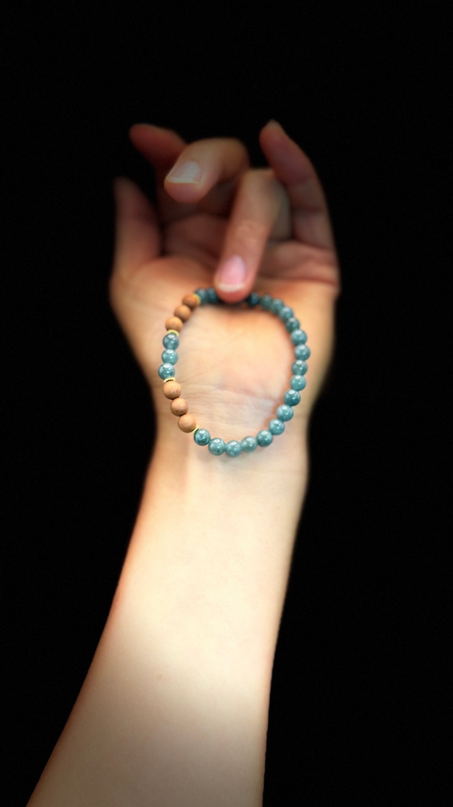 Blue Sandalwood Single Circle Bracelet