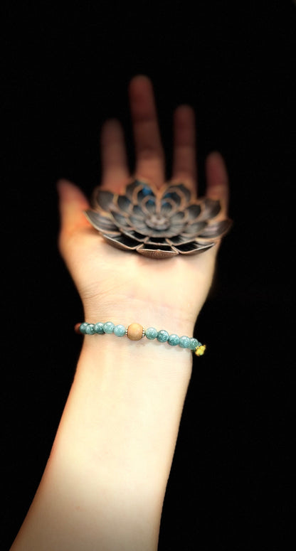 Blue water hyacinth single loop bracelet