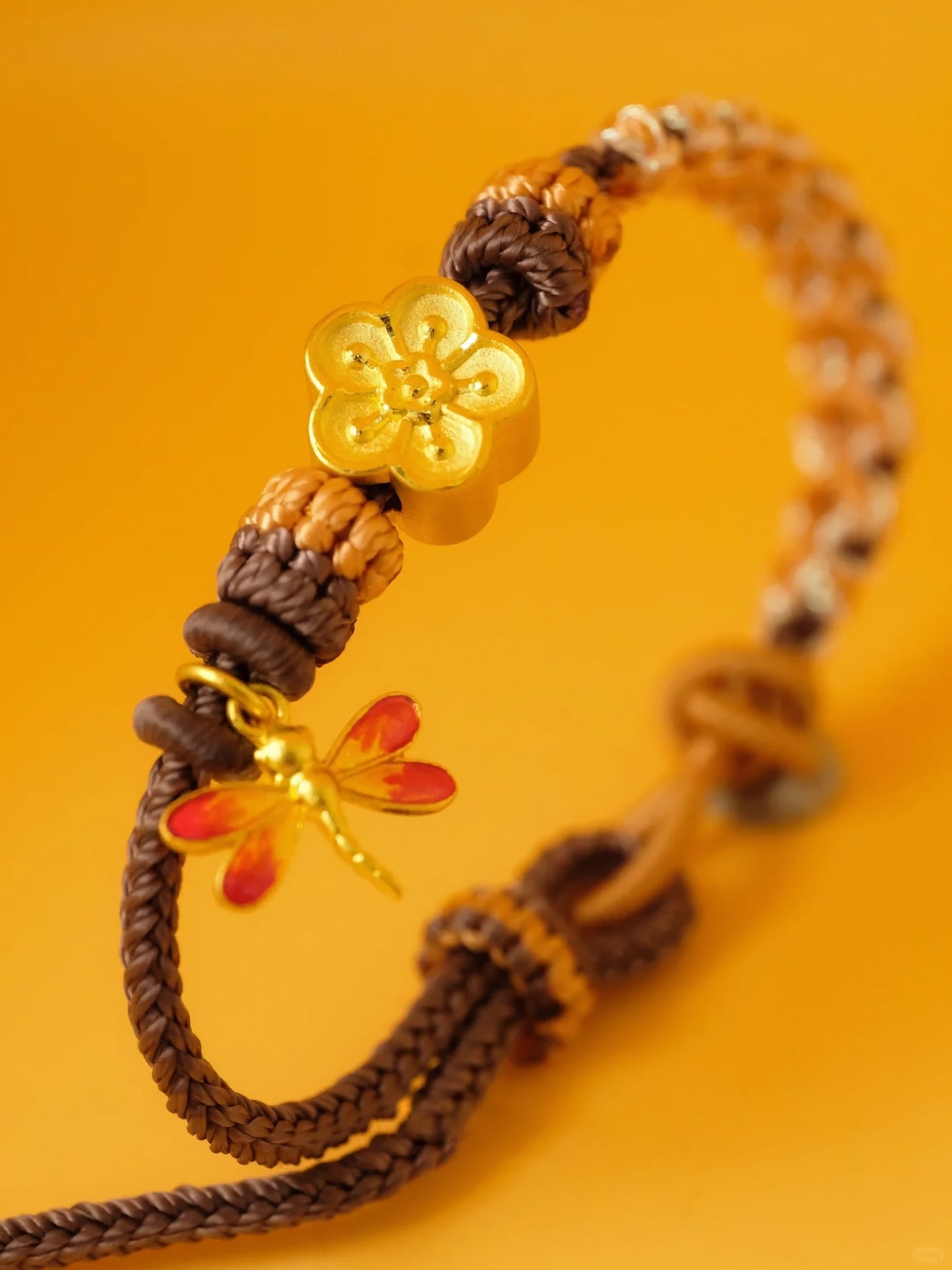 Infinite Life Buddha in Meditation Thangka Feng Shui Bracelet from National Museum Of History collection of the same name - HIGHNOTE